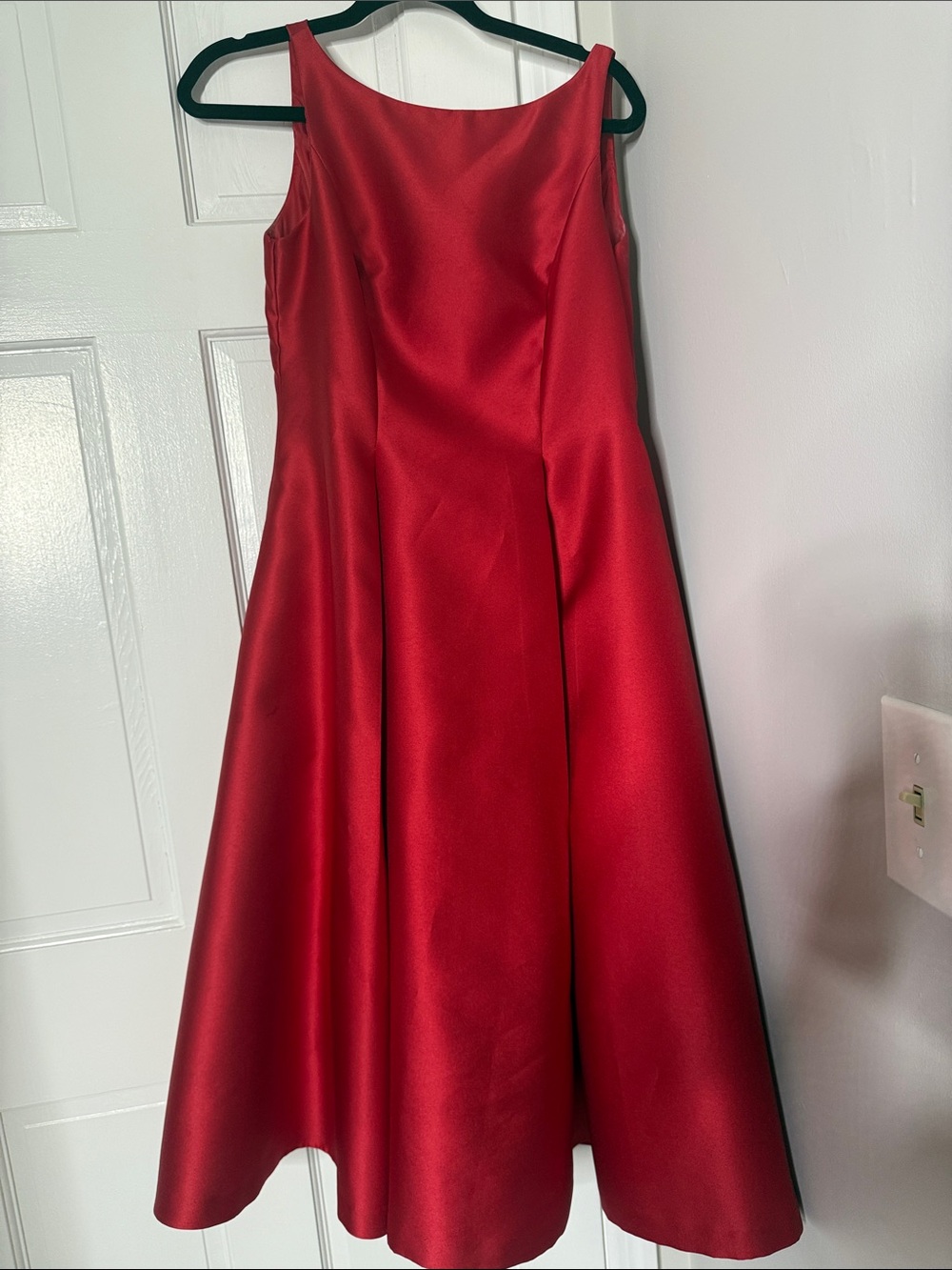 Elegant Red Satin Midi Dress with Classic Scoop Neck